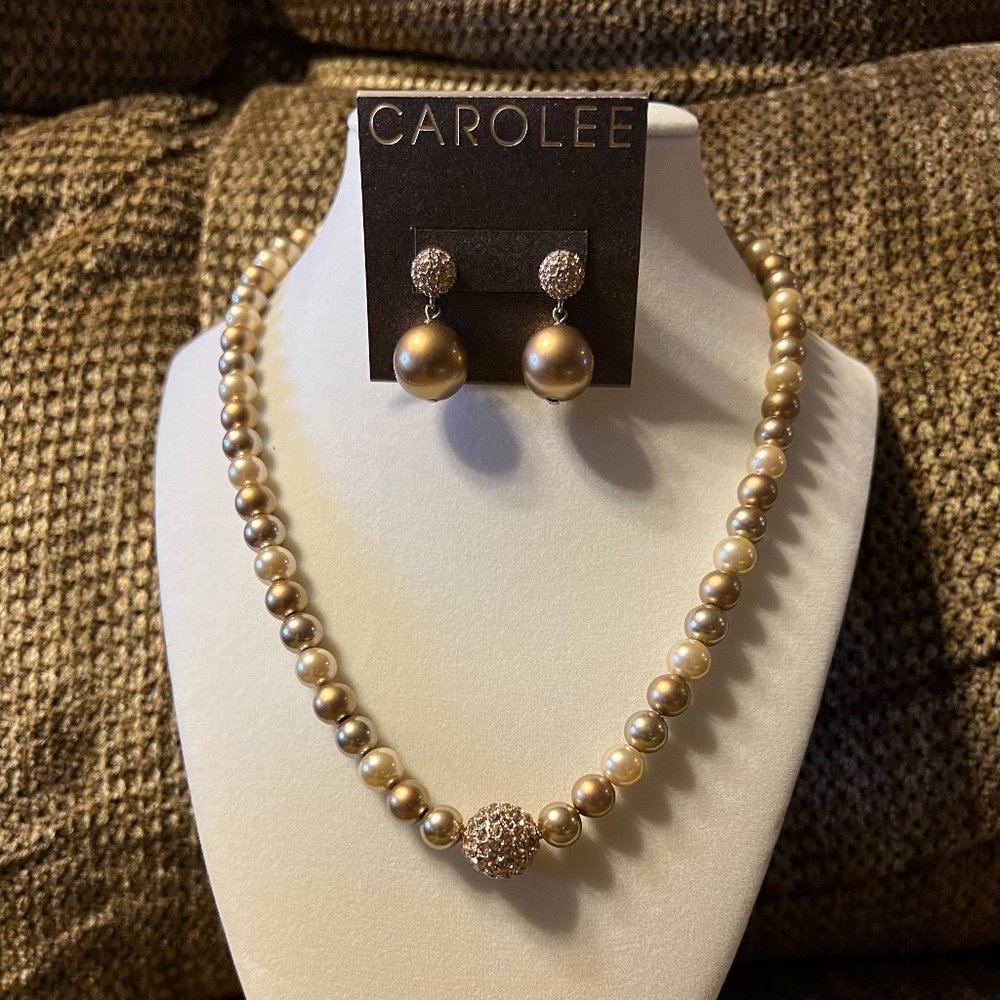 Carolee necklace and earrings